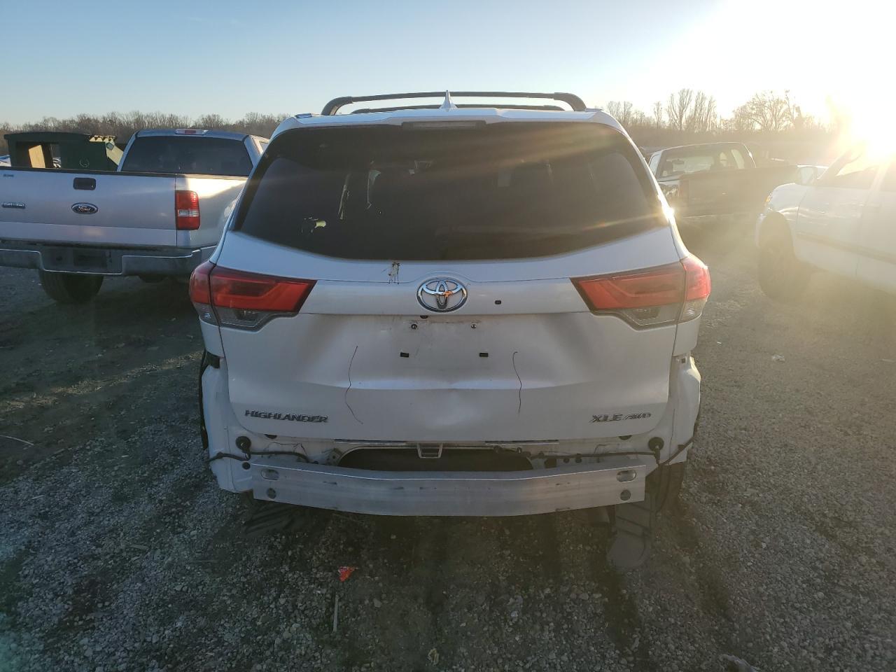 2019 TOYOTA HIGHLANDER - Фото 6