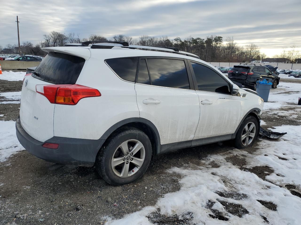 2015 TOYOTA RAV4 XLE - Фото 3