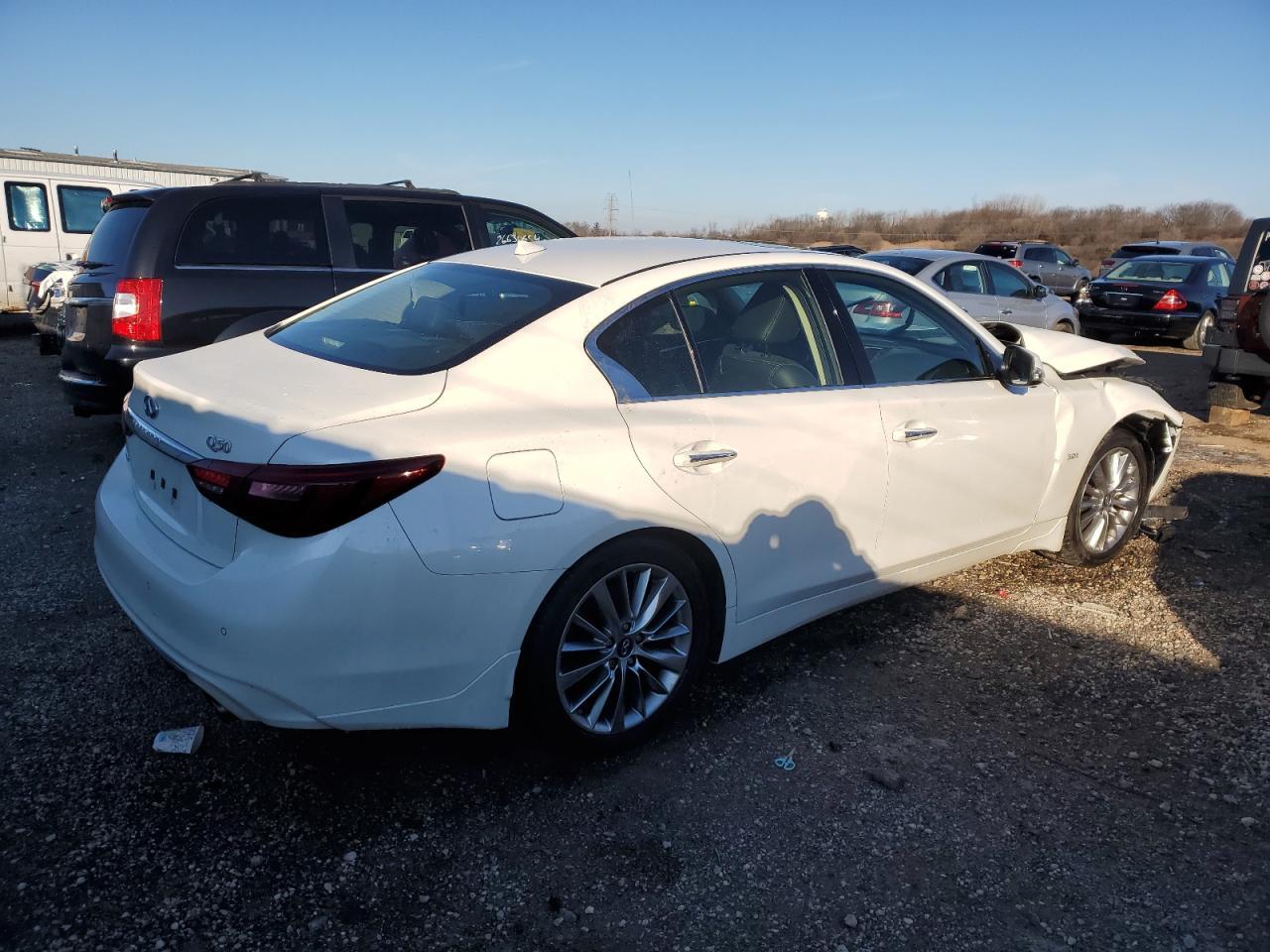 2018 INFINITI Q50 LUXE - Image 3