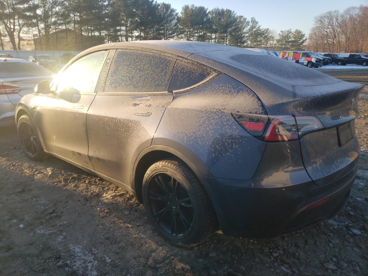 2023 TESLA MODEL Y - Image 2