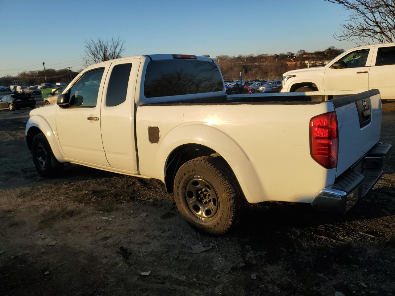 2016 NISSAN FRONTIER S - Image 2