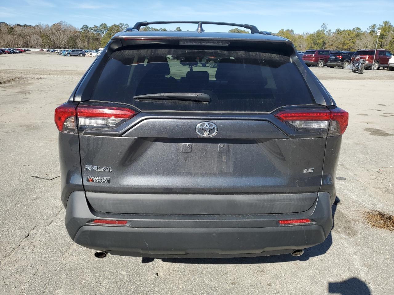2021 TOYOTA RAV4 LE - Фото 6