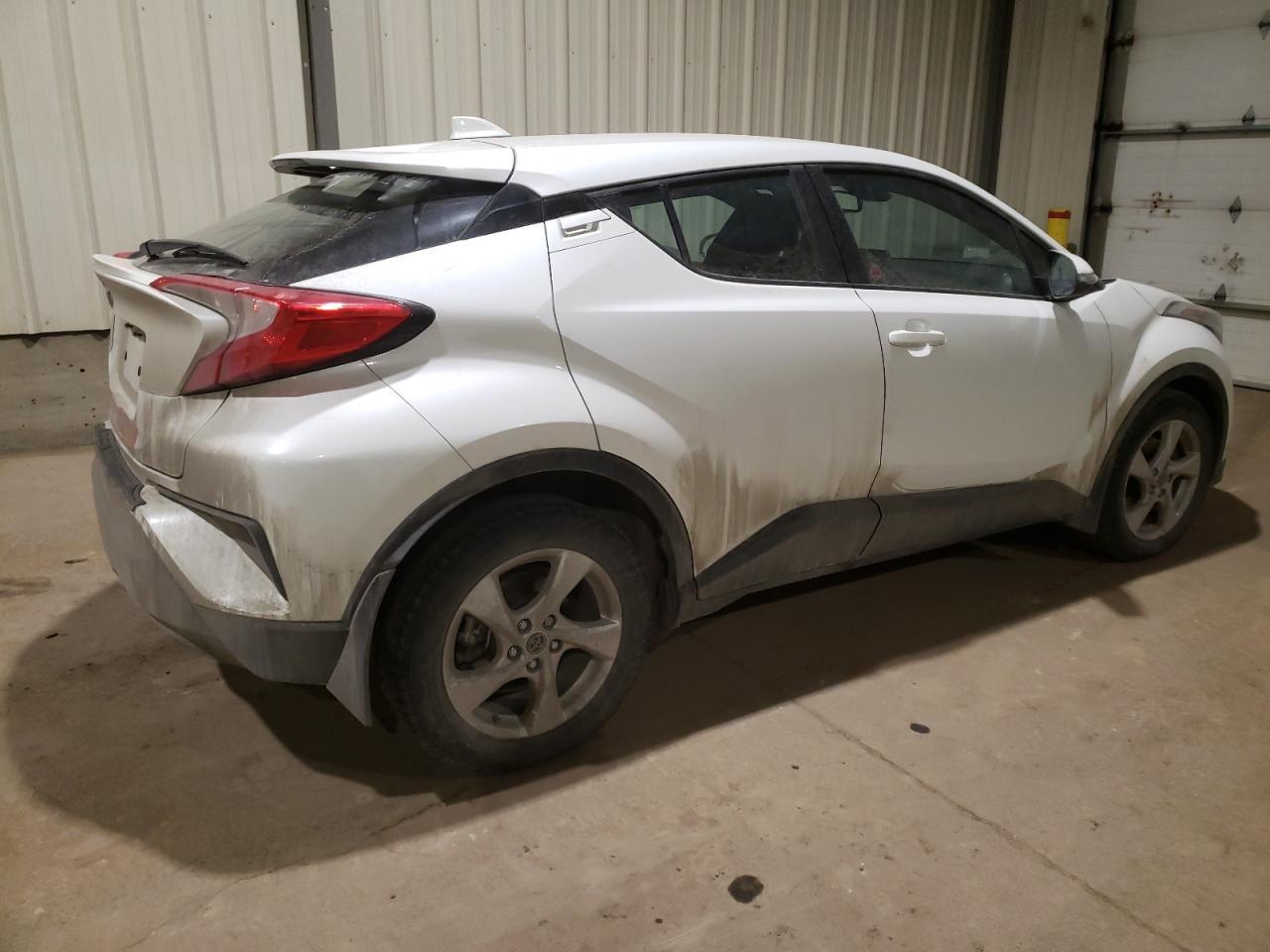 2019 TOYOTA C-HR XLE - Фото 3