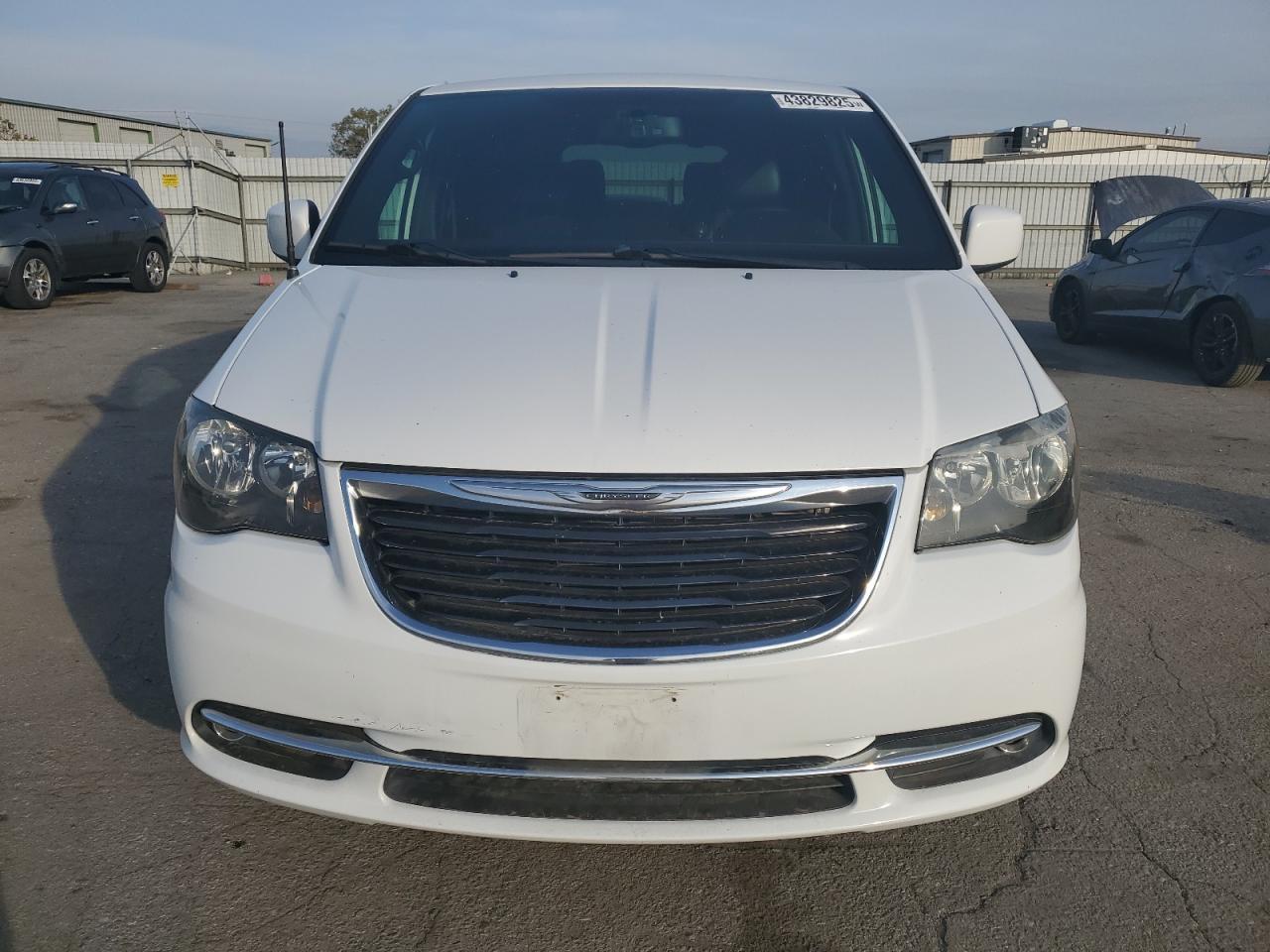 2014 CHRYSLER TOWN & COU - Image 5