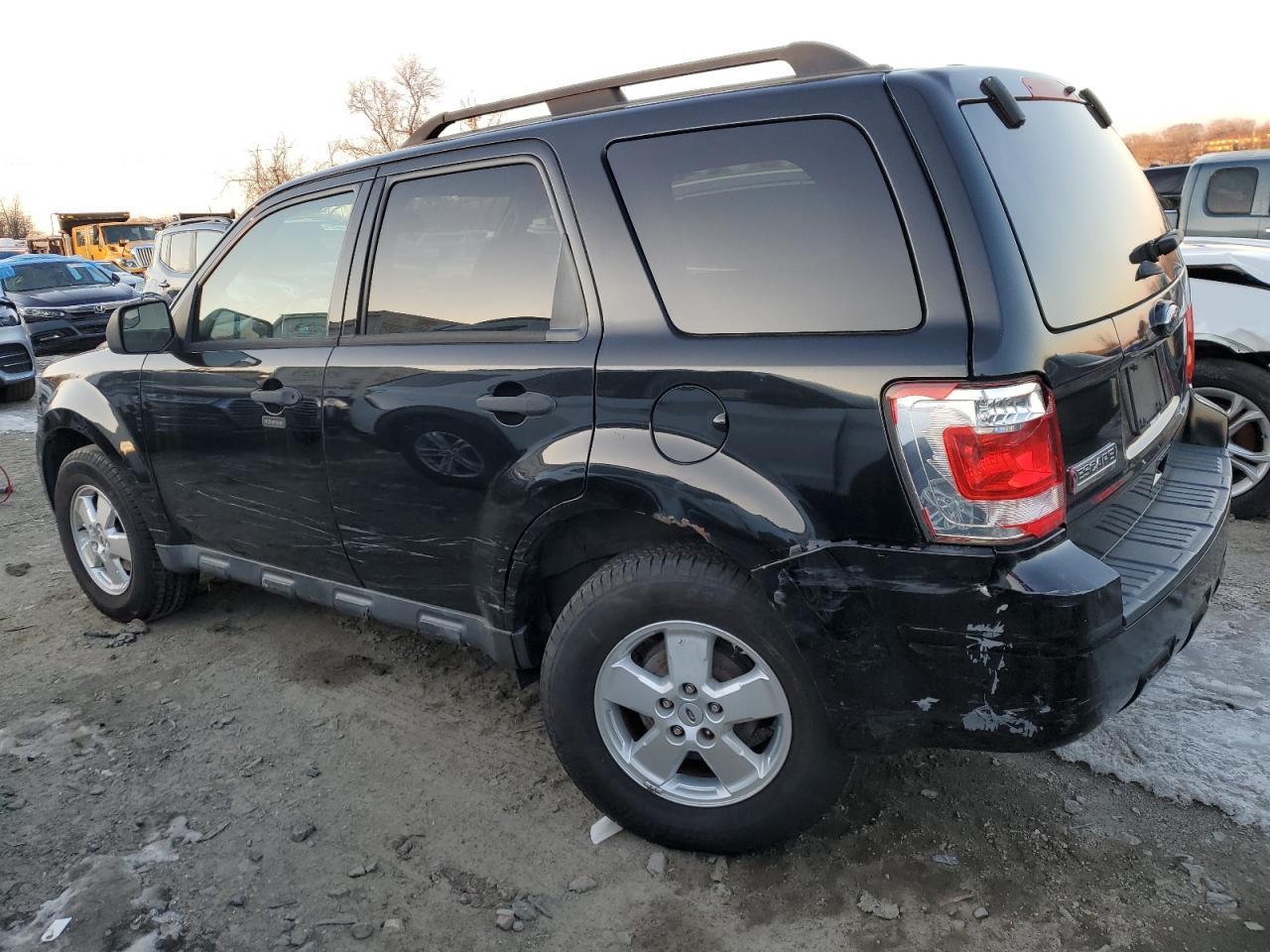 2012 FORD ESCAPE XLT - Image 2