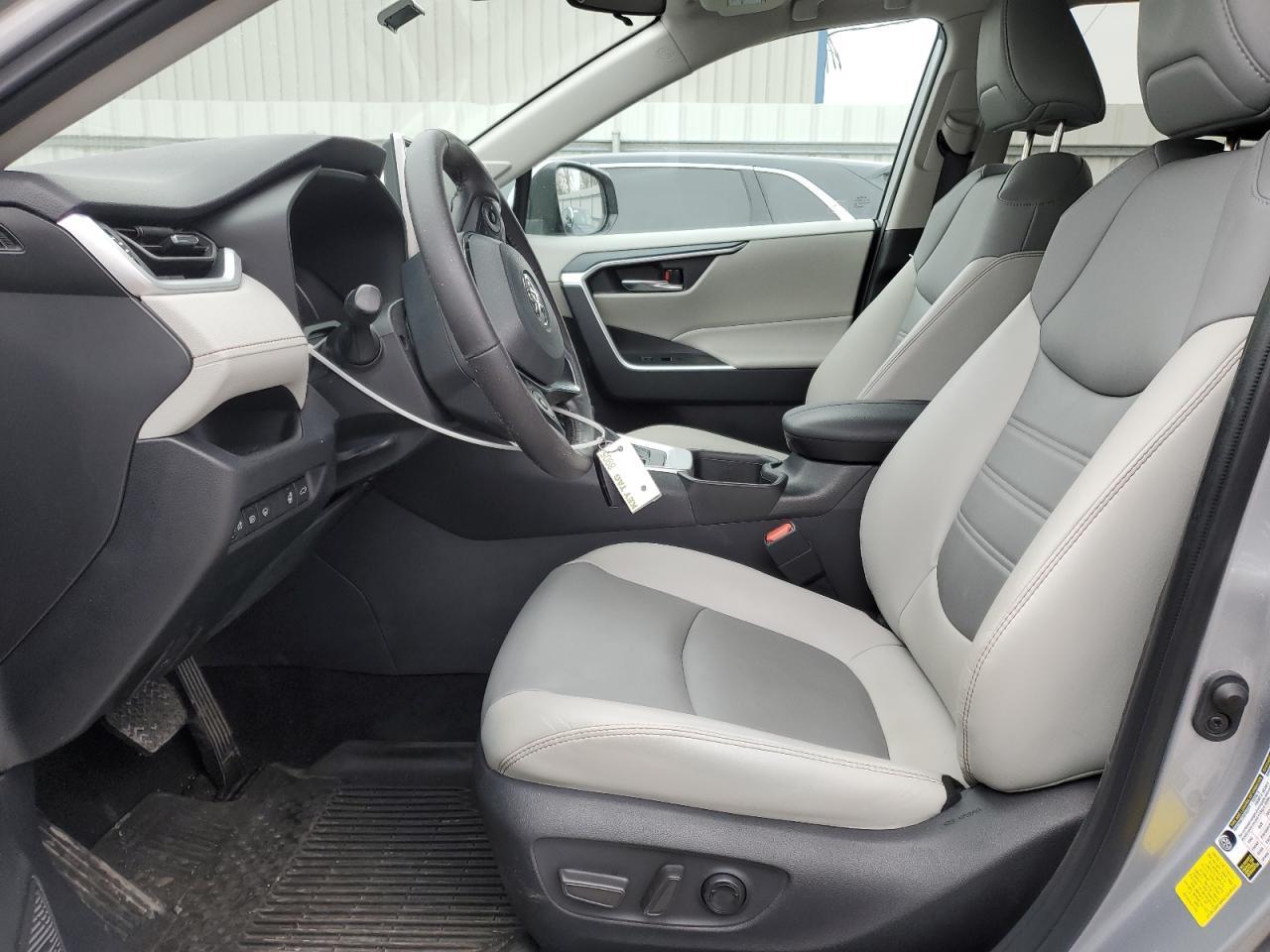 2022 TOYOTA RAV4 XLE P - Image 7