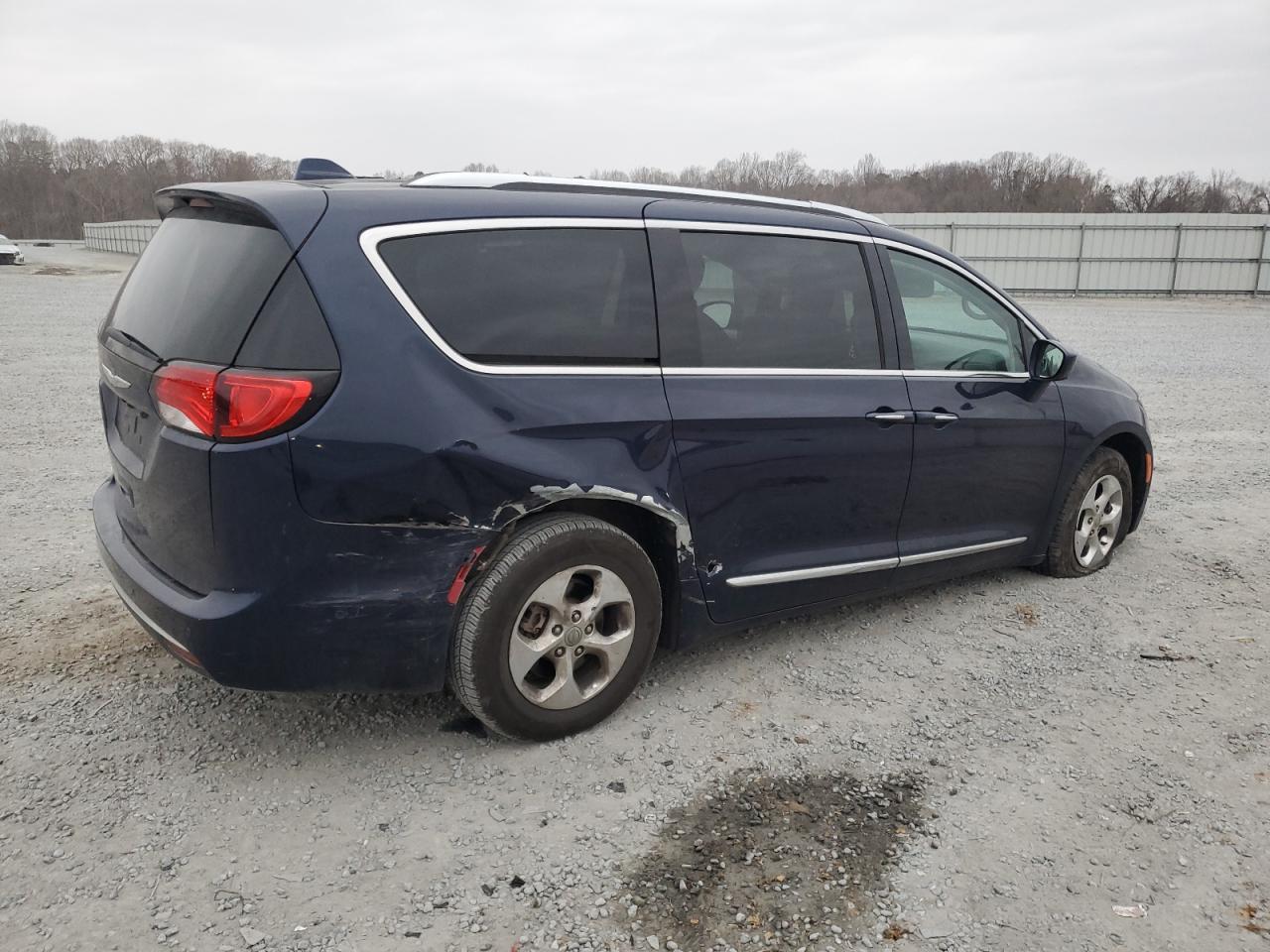 2017 CHRYSLER PACIFICA T - Image 3