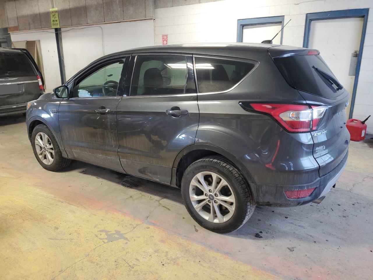 2017 FORD ESCAPE SE - Фото 2