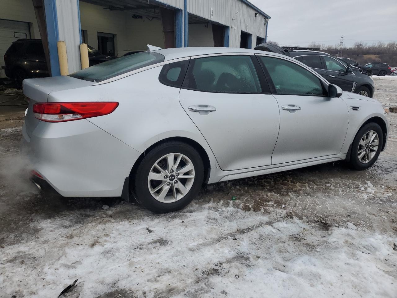 2016 KIA OPTIMA LX - Фото 3