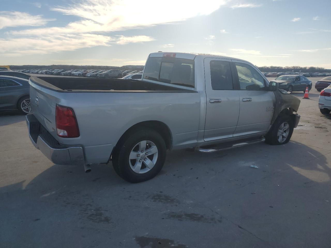 2015 RAM 1500 SLT - Image 3