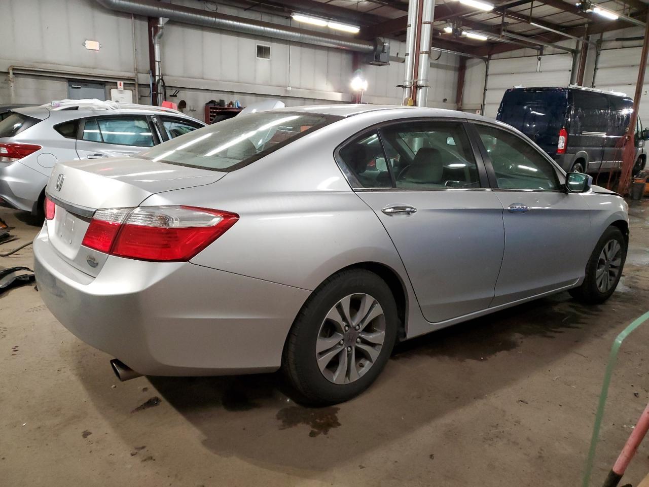 2014 HONDA ACCORD LX - Фото 3