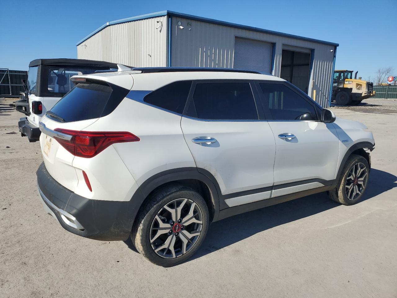 2023 KIA SELTOS SX - Image 3