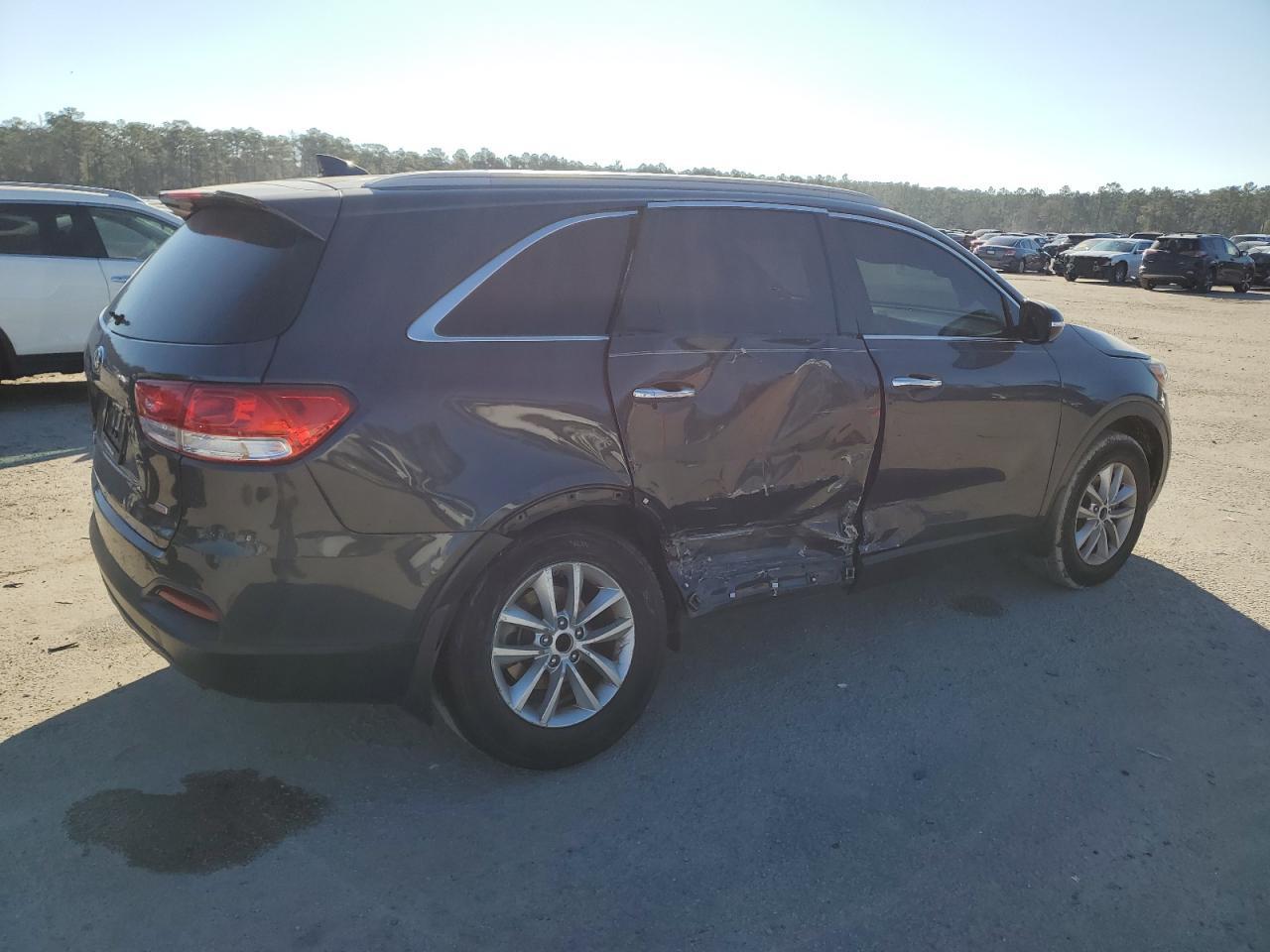 2017 KIA SORENTO LX - Фото 3