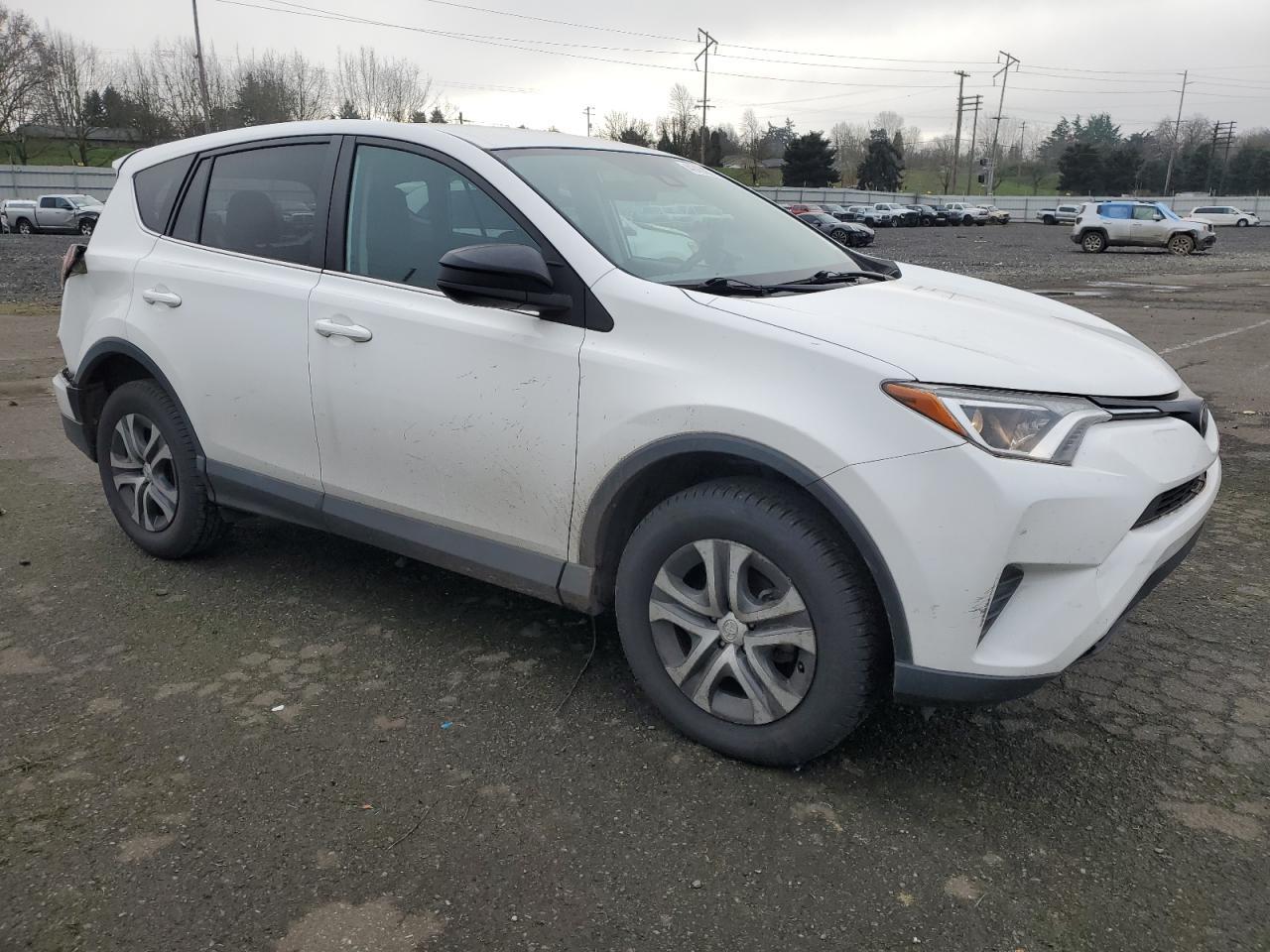 2018 TOYOTA RAV4 LE - Image 4