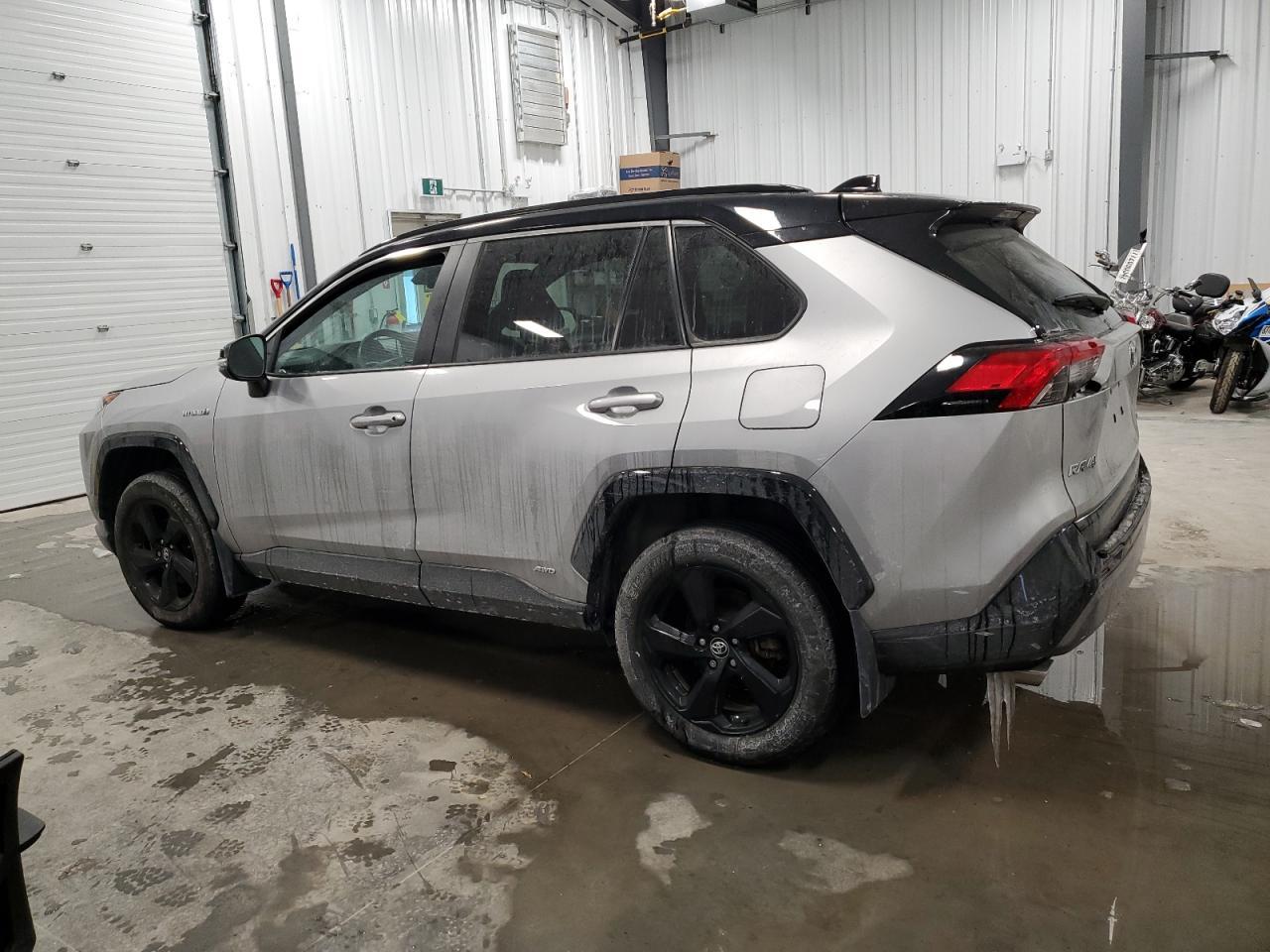 2020 TOYOTA RAV4 XLE - Фото 2