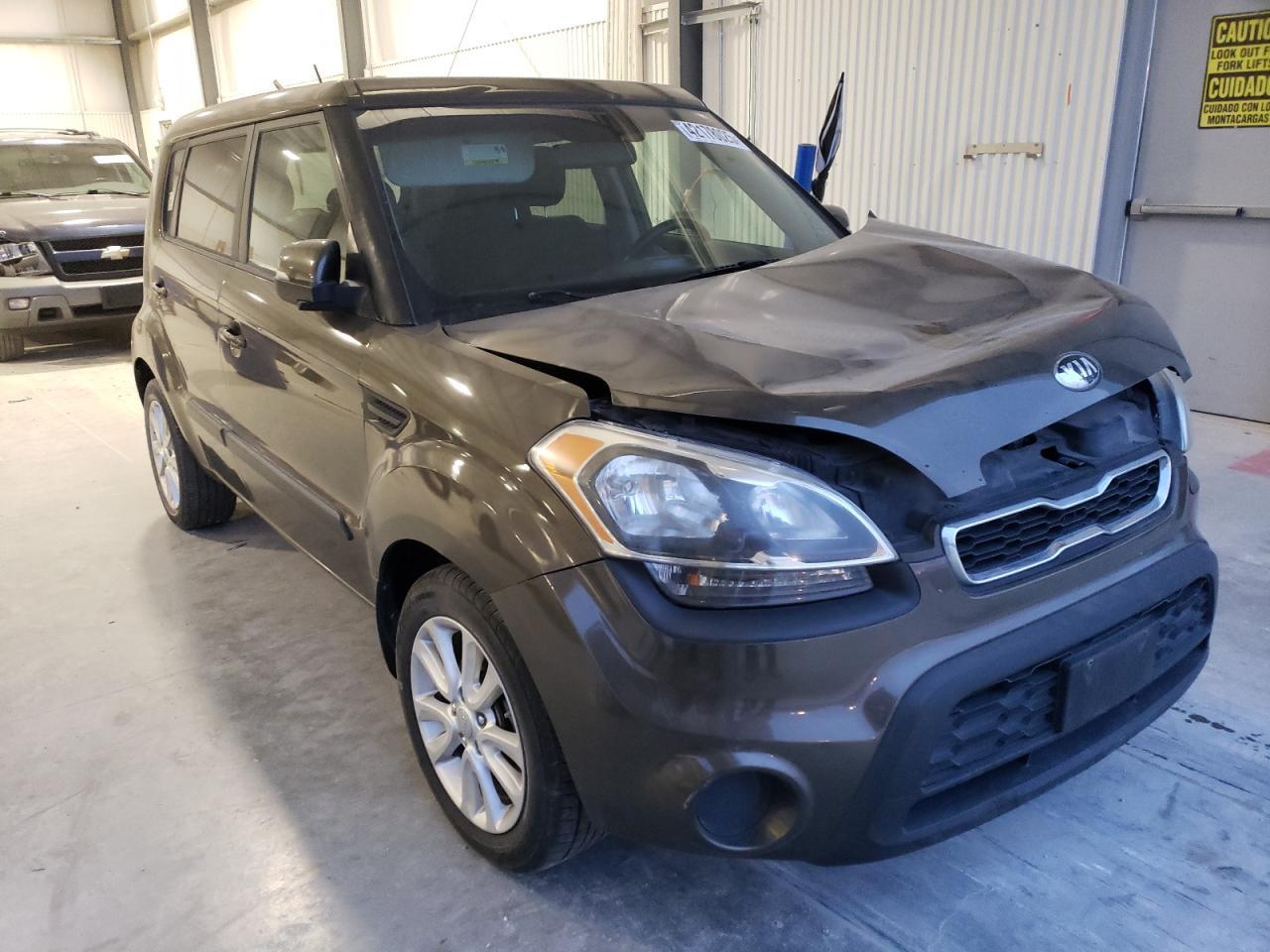 2013 KIA SOUL + - Image 4