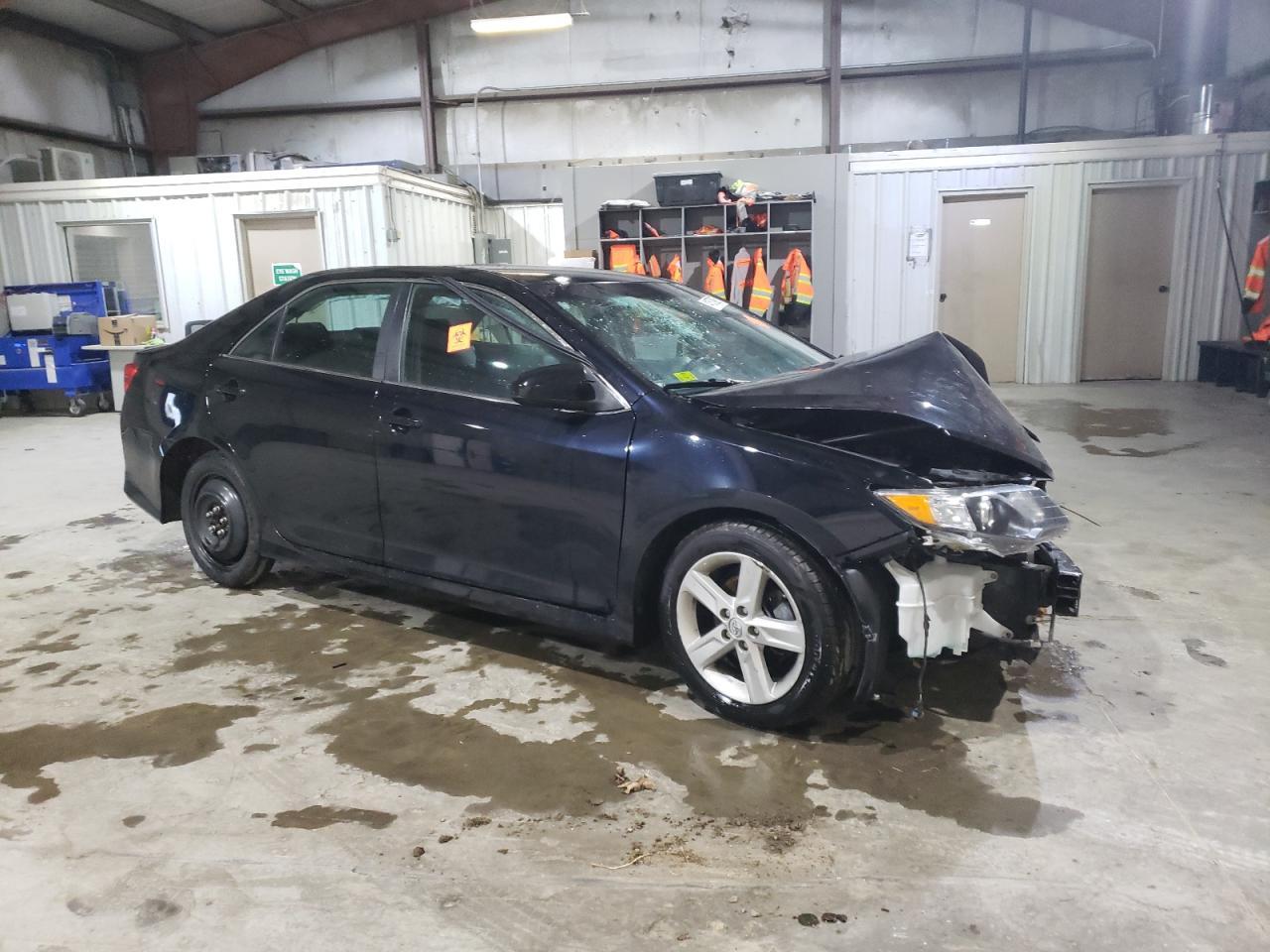 2014 TOYOTA CAMRY L - Image 4