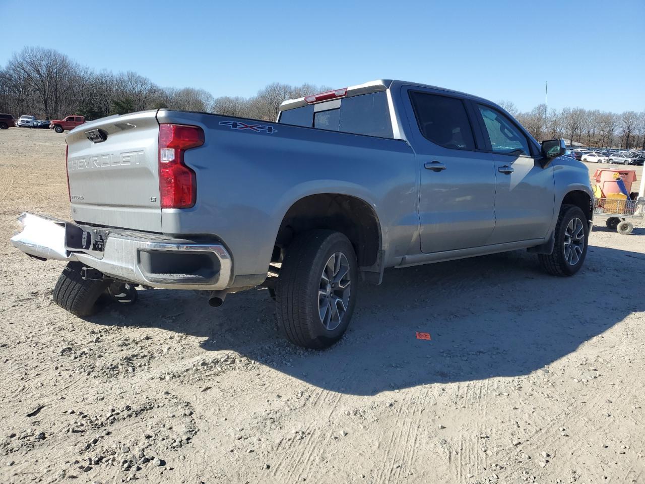 2024 CHEVROLET SILVERADO - Image 3
