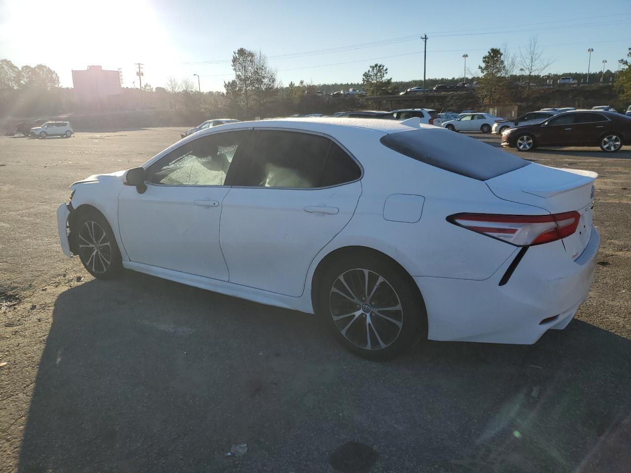 2020 TOYOTA CAMRY SE - Image 2