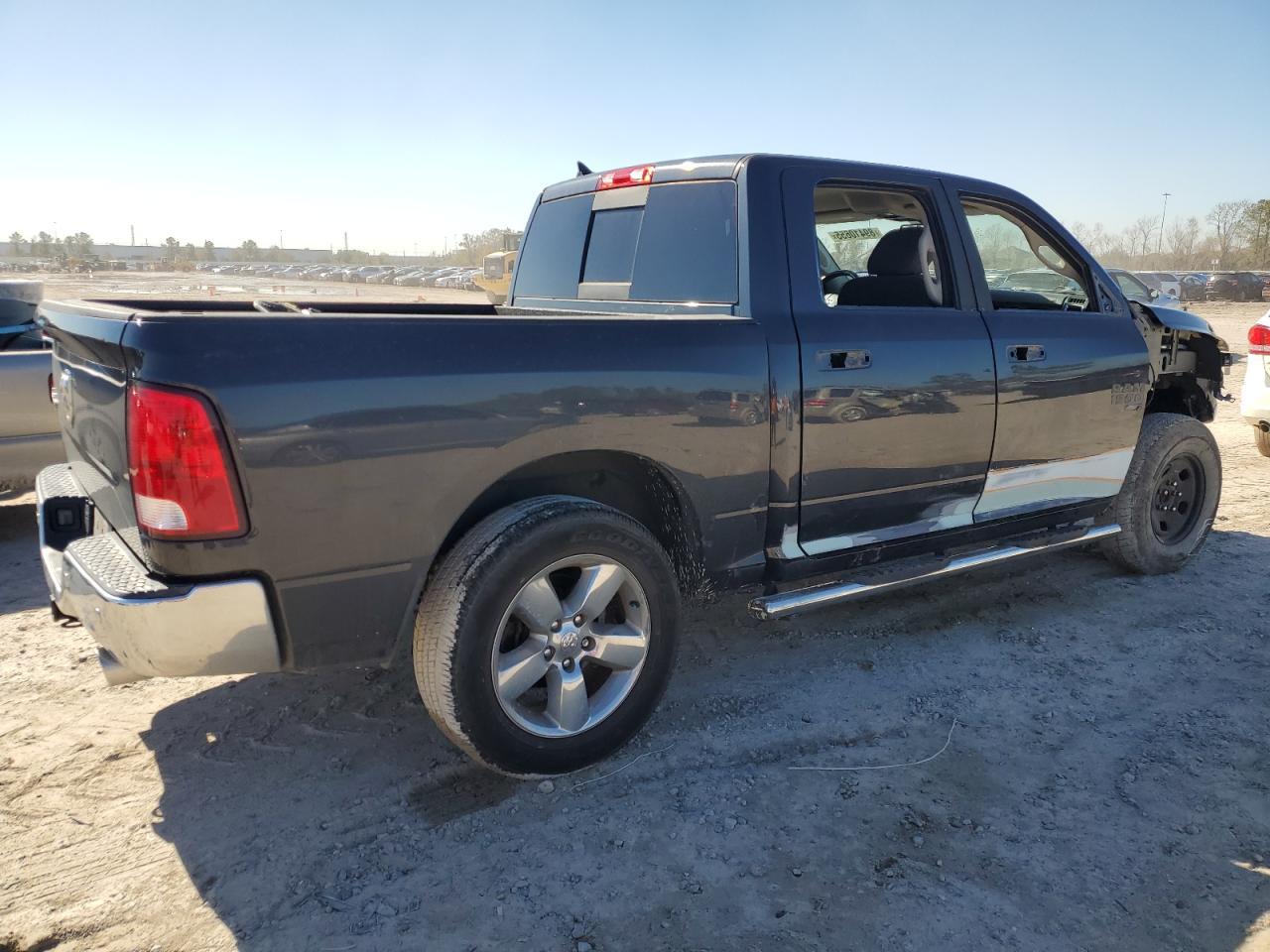 2019 RAM 1500 CLASS - Фото 3