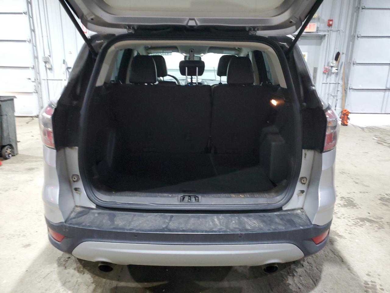 2017 FORD ESCAPE SE - Фото 6