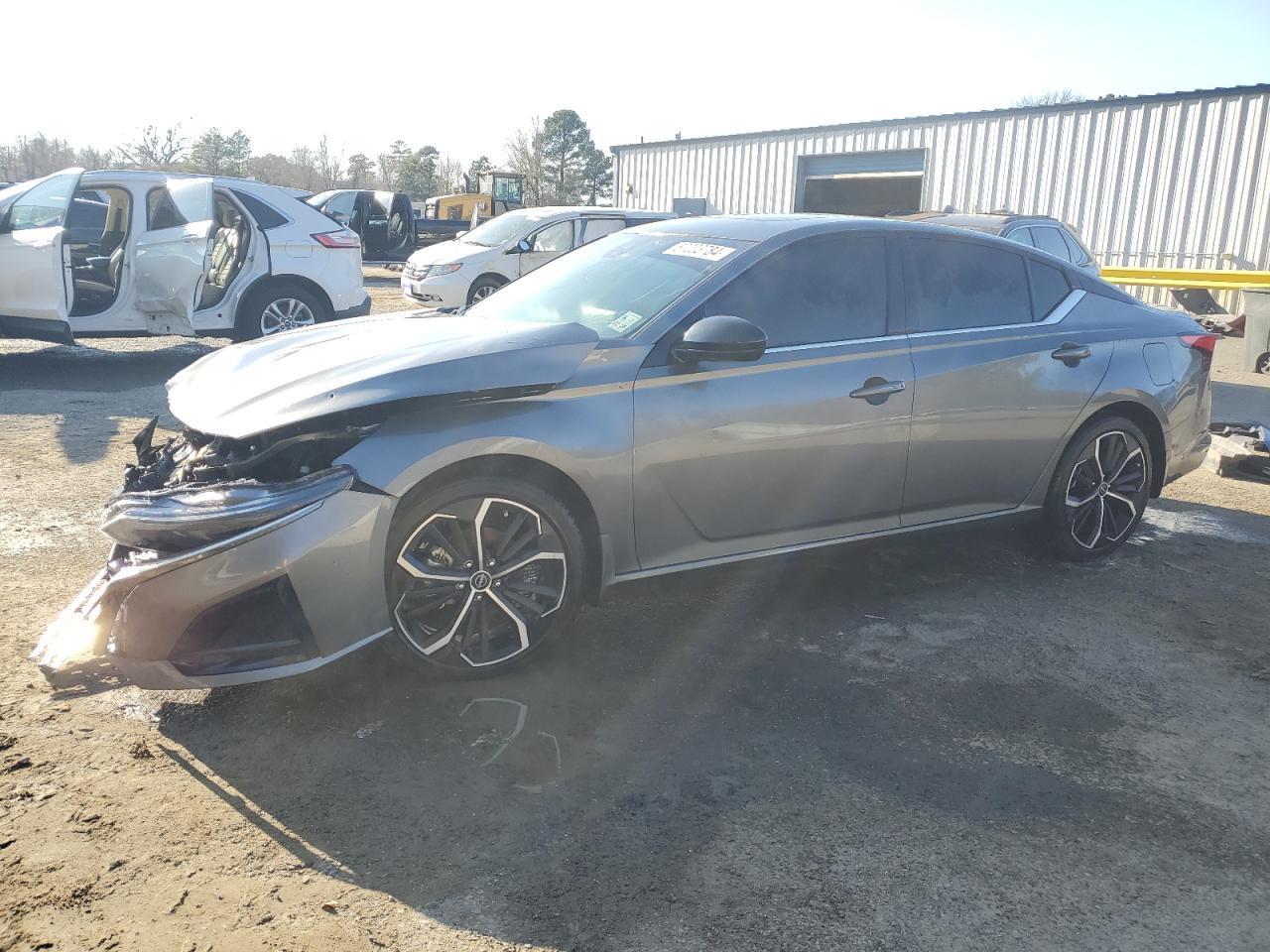 2024 NISSAN ALTIMA SR