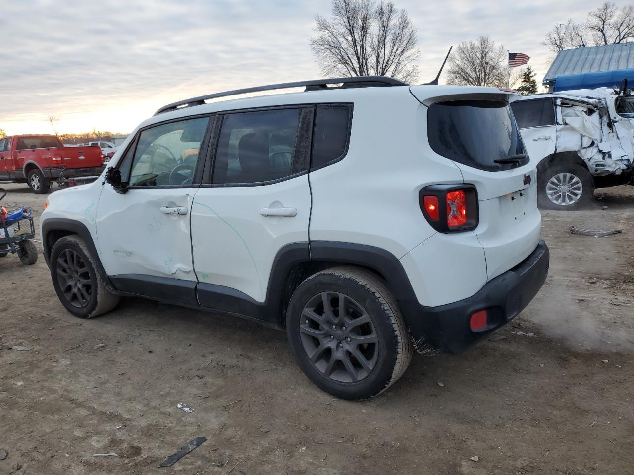 2016 JEEP RENEGADE L - Фото 2