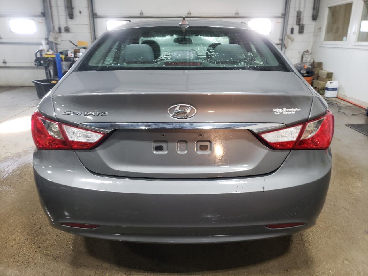 2013 HYUNDAI SONATA GLS - Image 6
