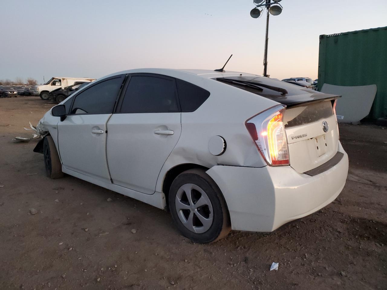2015 TOYOTA PRIUS - Image 2