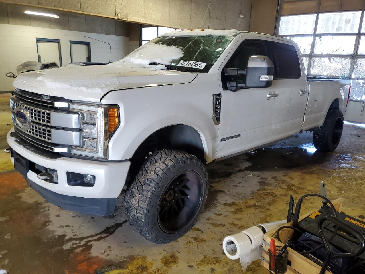 2017 FORD F350 SUPER