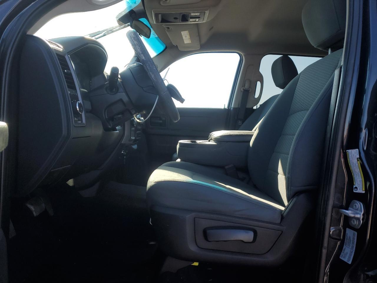 2017 RAM 1500 ST - Фото 7