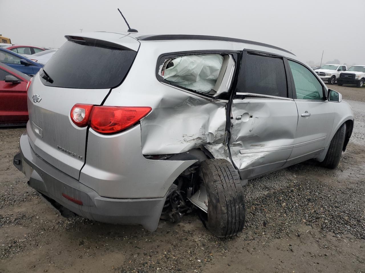 2012 CHEVROLET TRAVERSE L - Фото 3
