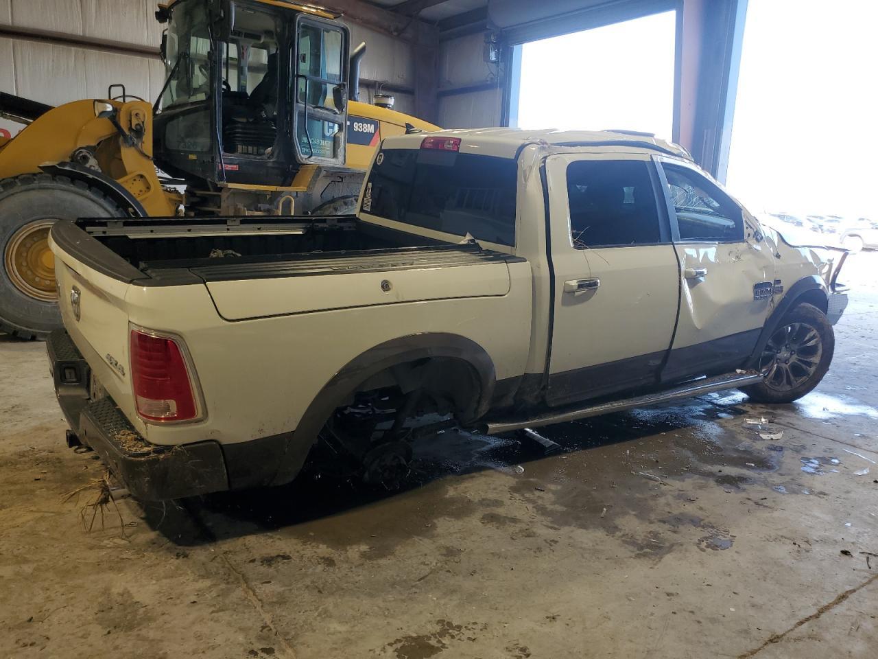 2017 RAM 1500 LONGH - Фото 3