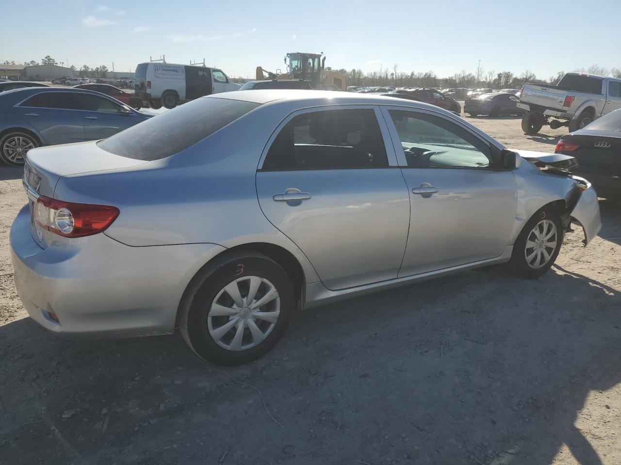 2013 TOYOTA COROLLA BA - Фото 3