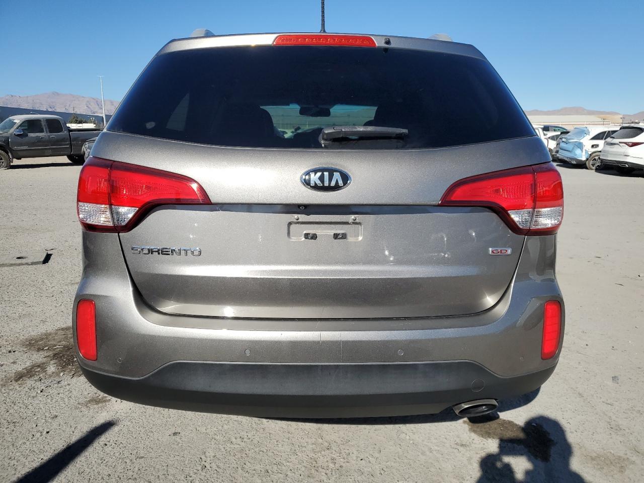 2015 KIA SORENTO LX - Image 6
