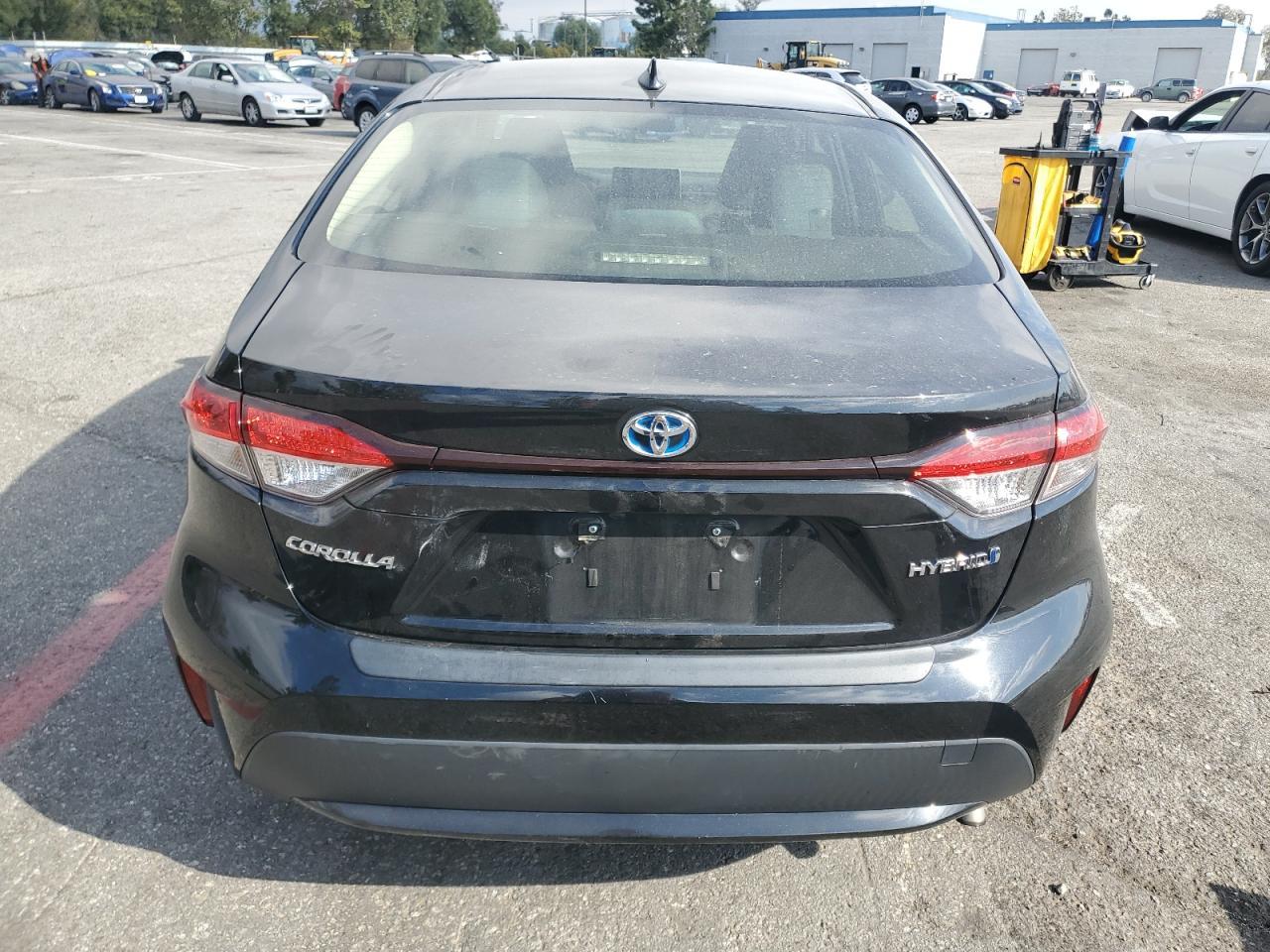 2020 TOYOTA COROLLA LE - Фото 6