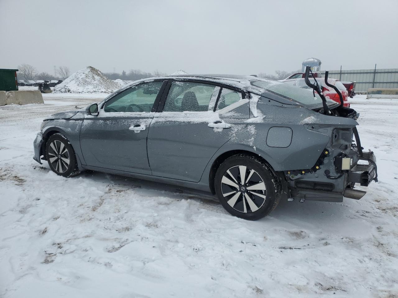 2022 NISSAN ALTIMA SV - Image 2