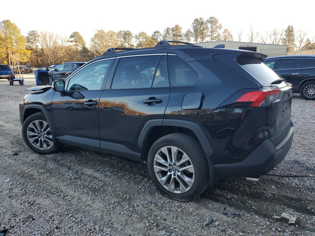 2022 TOYOTA RAV4 XLE P - Image 2