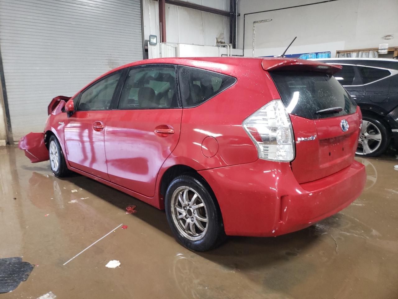 2013 TOYOTA PRIUS V - Image 2