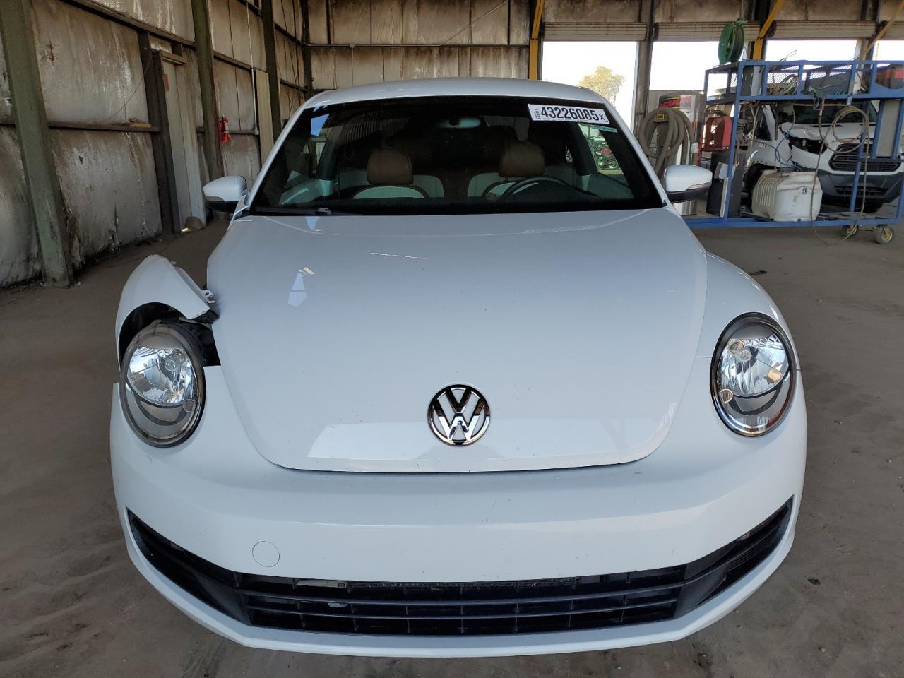 2015 VOLKSWAGEN BEETLE 1.8 - Фото 5