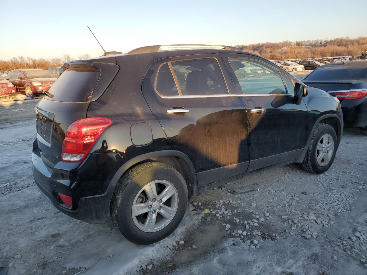 2019 CHEVROLET TRAX 1LT - Фото 3