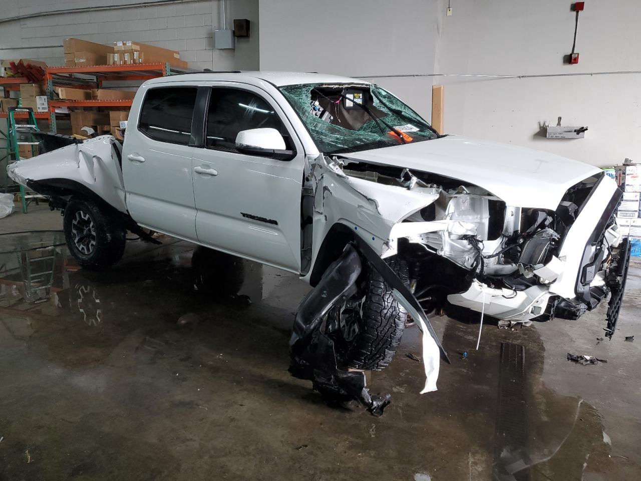 2018 TOYOTA TACOMA DOU - Фото 4