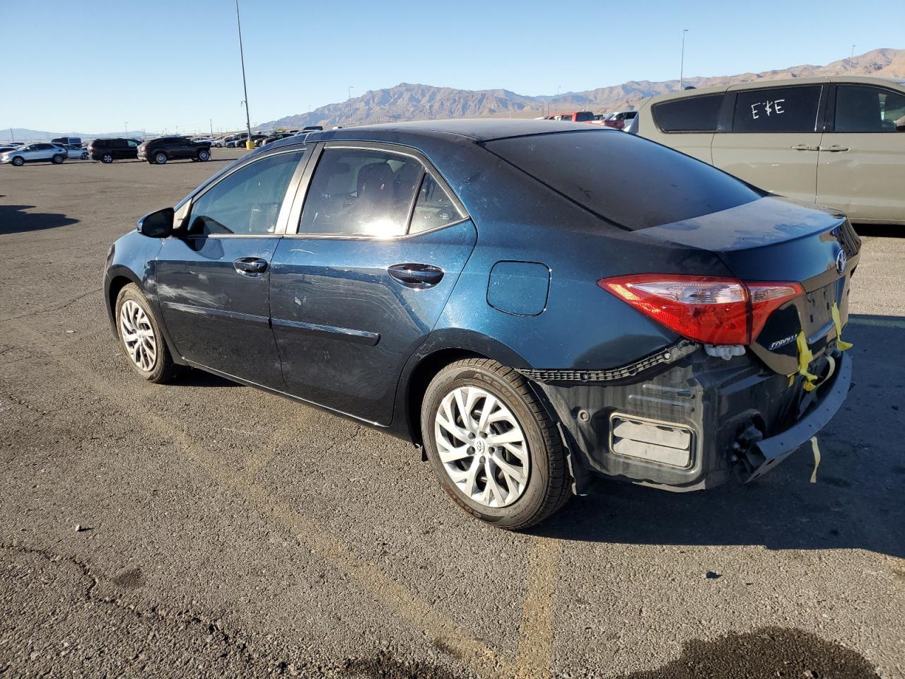 2019 TOYOTA COROLLA L - Фото 2