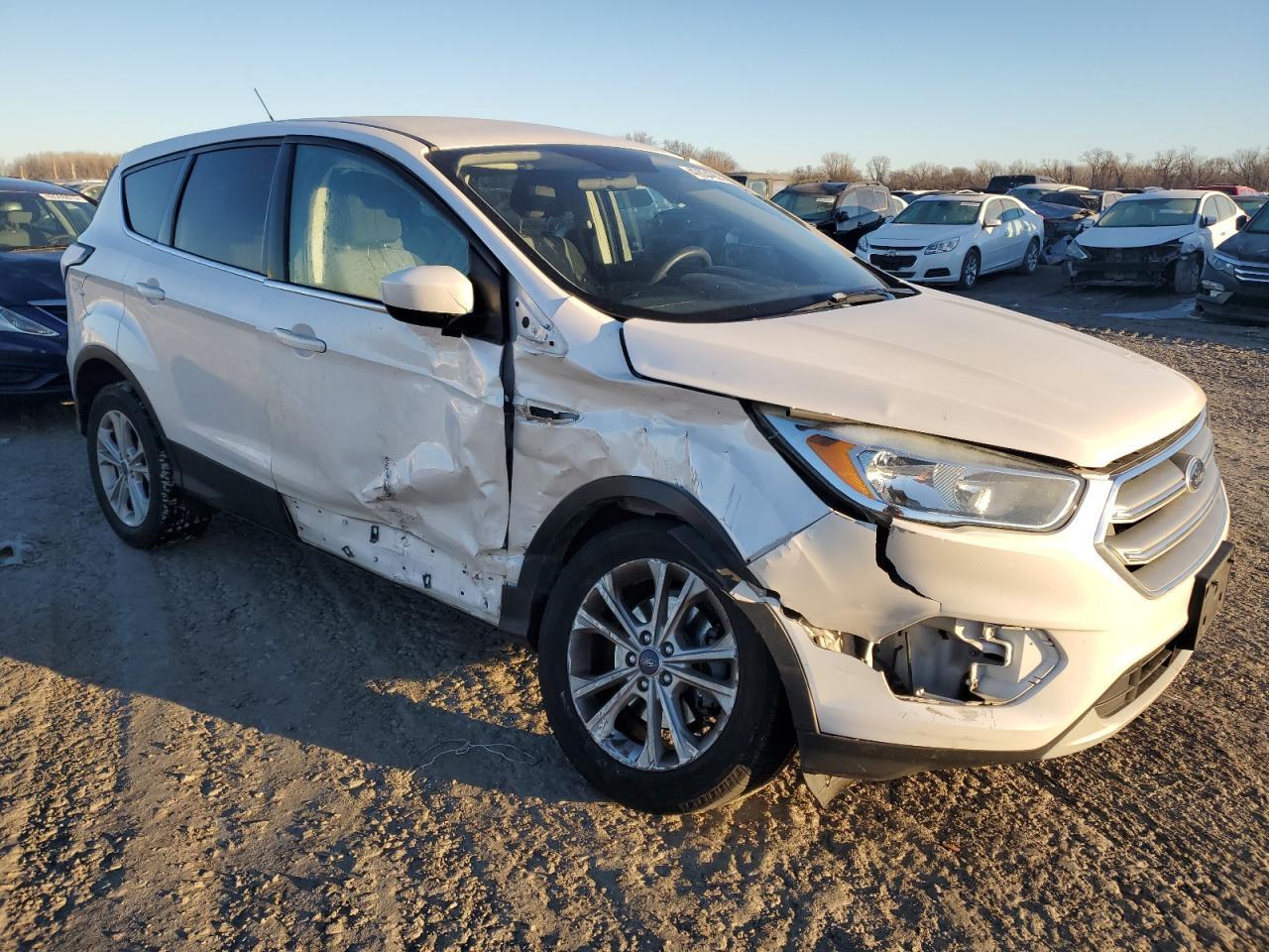 2017 FORD ESCAPE SE - Фото 4