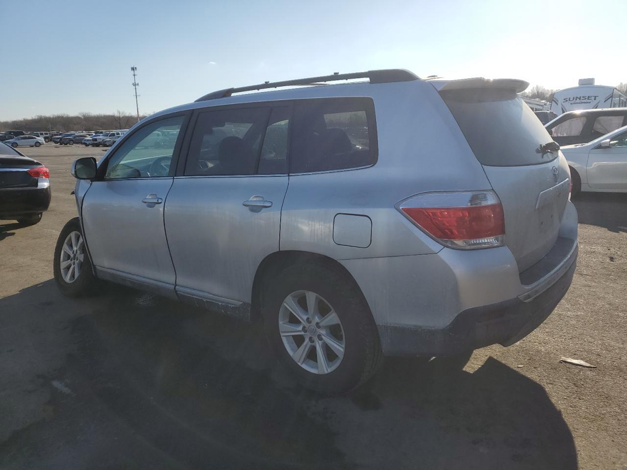 2011 TOYOTA HIGHLANDER - Фото 2