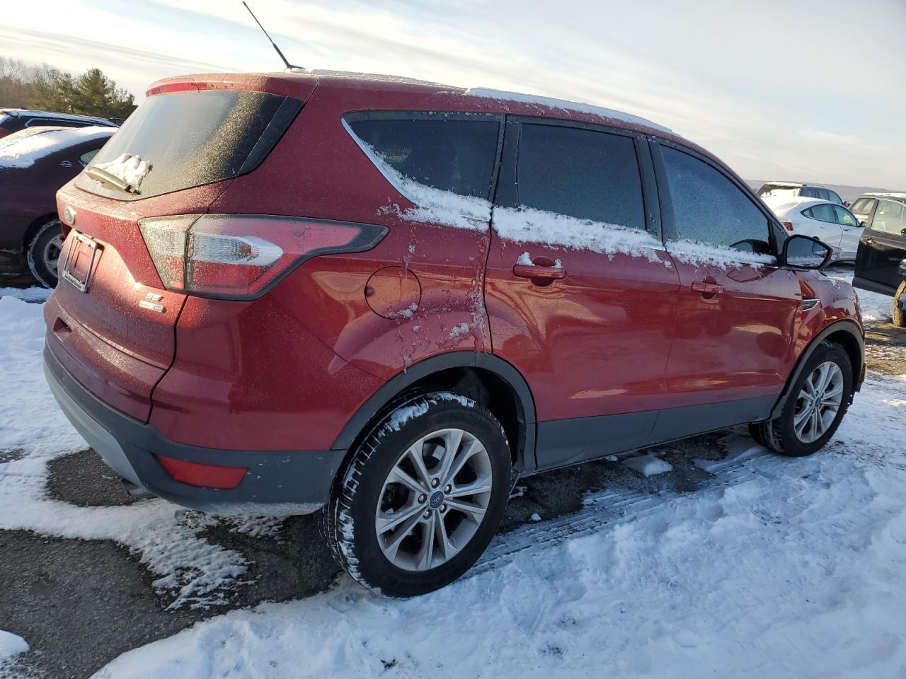 2017 FORD ESCAPE SE - Image 3