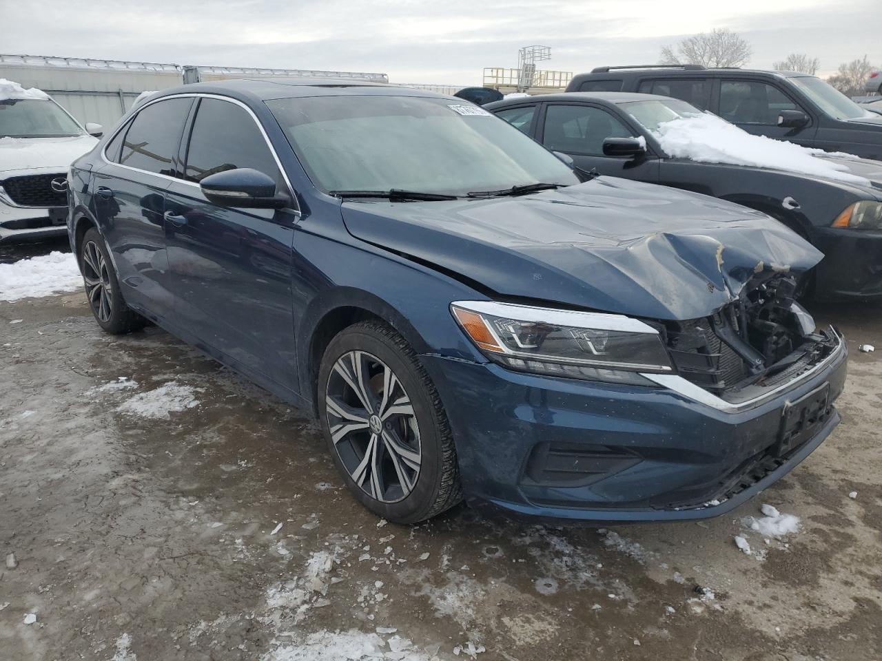 2022 VOLKSWAGEN PASSAT SE - Image 4