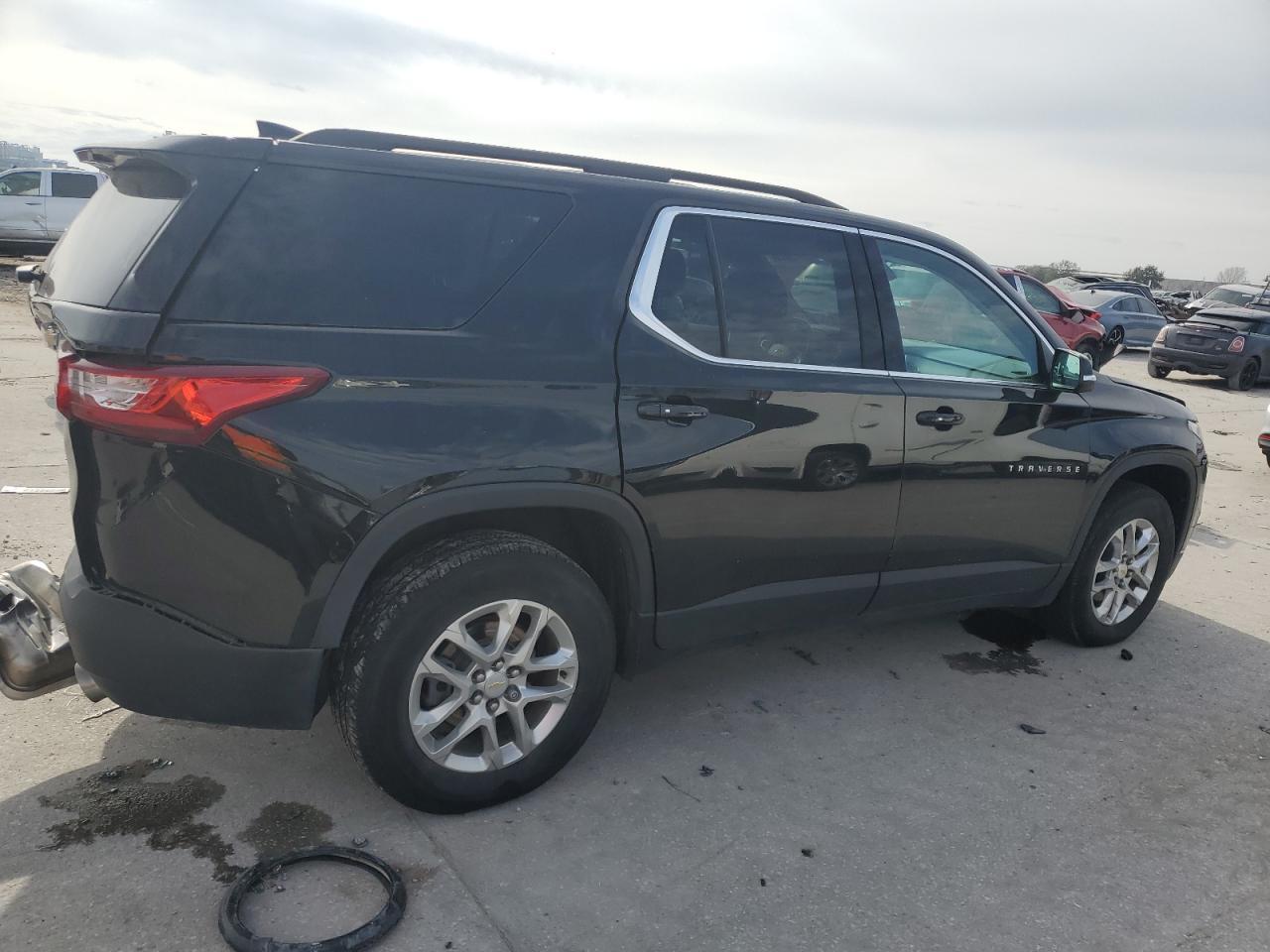 2021 CHEVROLET TRAVERSE L - Фото 3