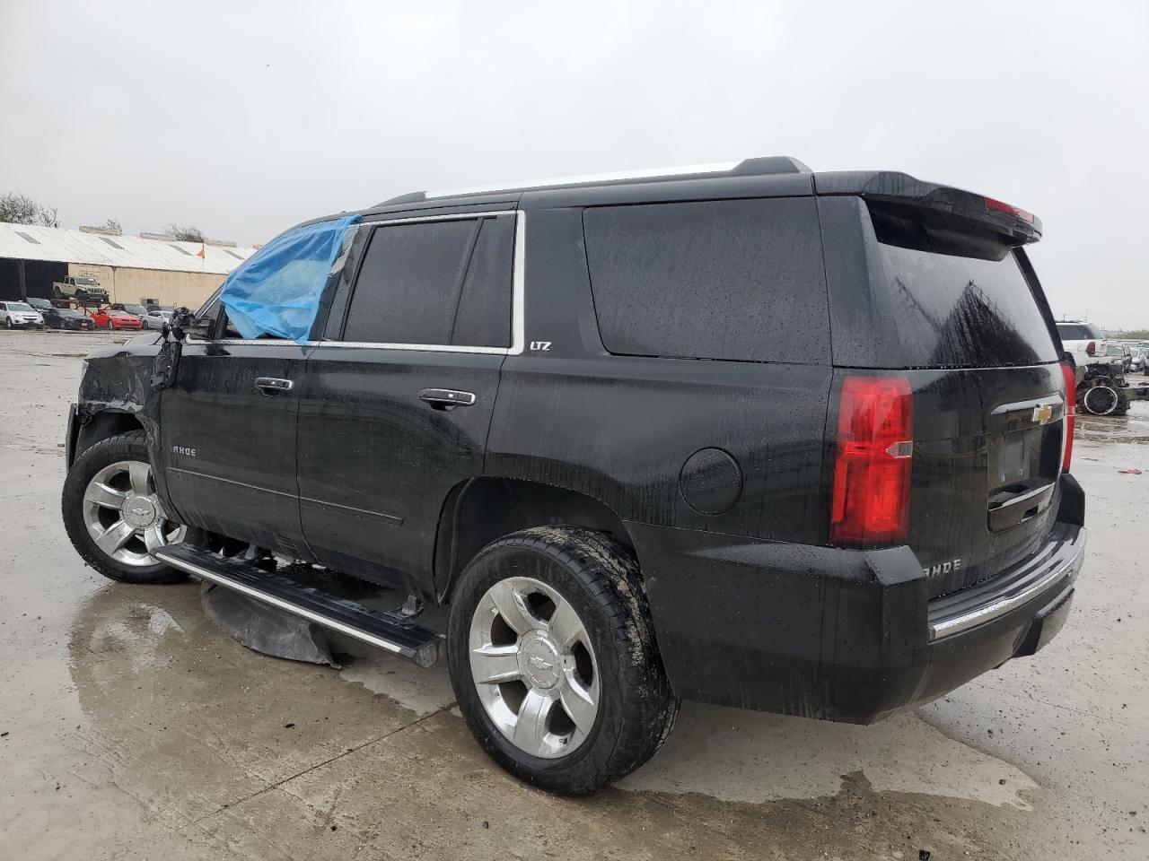 2015 CHEVROLET TAHOE C150 - Фото 2