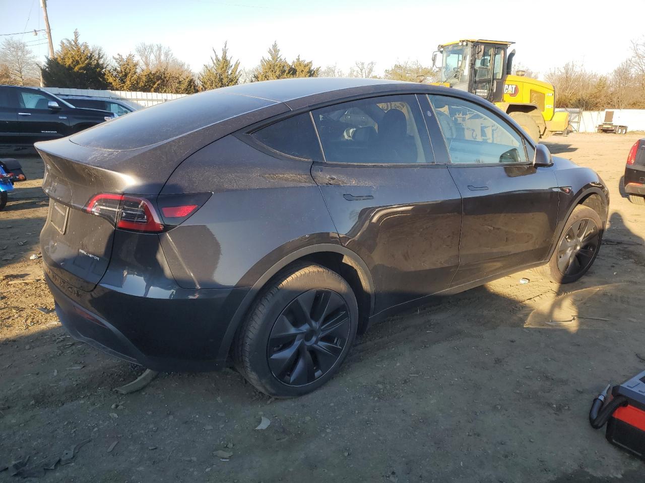 2024 TESLA MODEL Y - Image 3